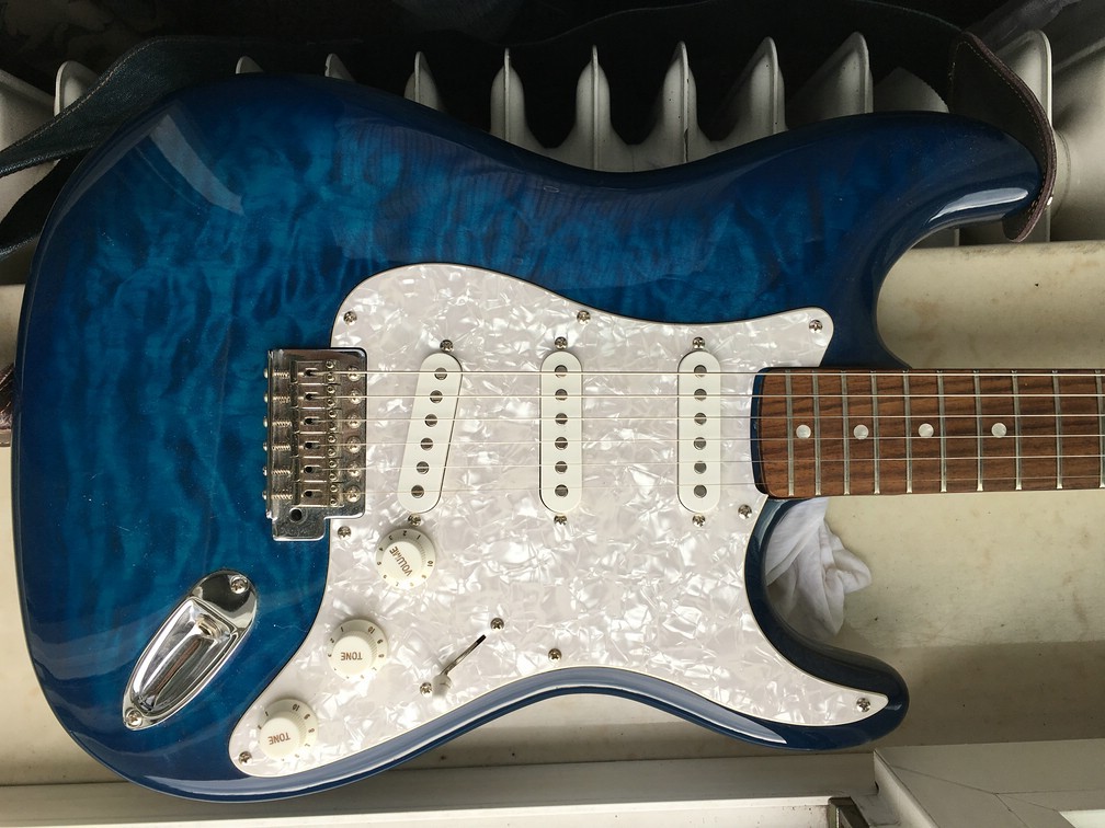 Squier1.jpg