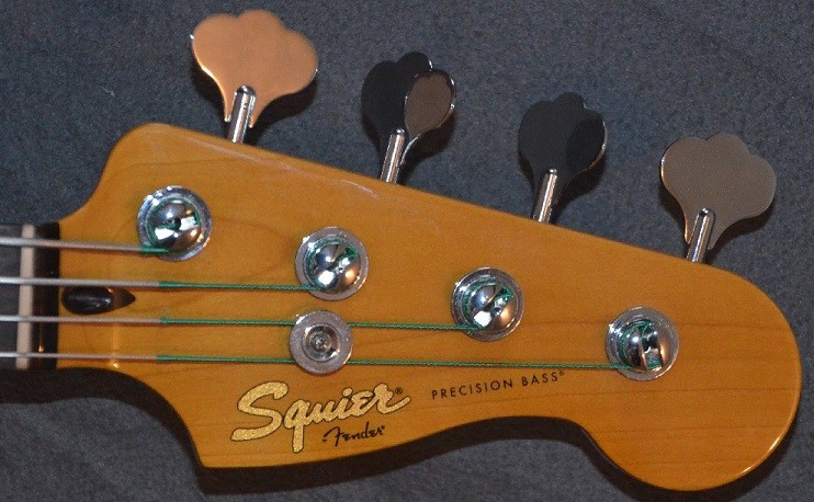 Squier_CV60_Neckplate.jpg