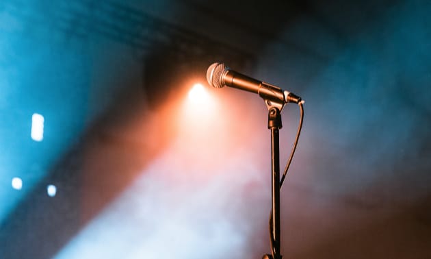 Stage_Stand.jpg