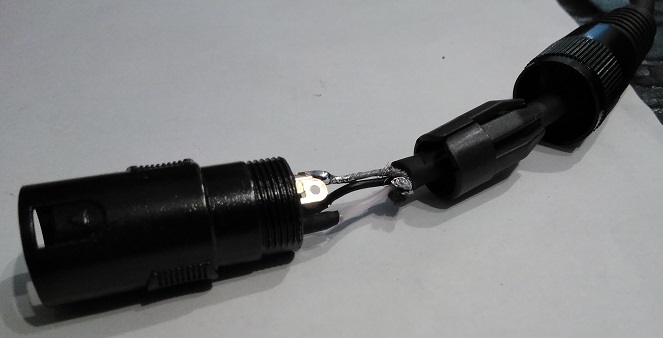 Stecker1.jpg