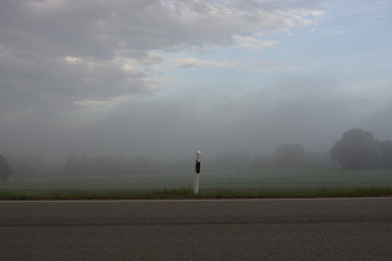 Strasse und Nebel -r.jpg