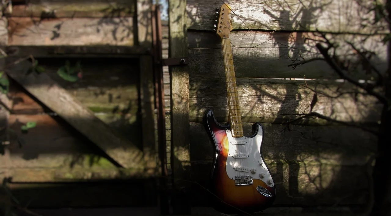 Strat (1280x709).webp