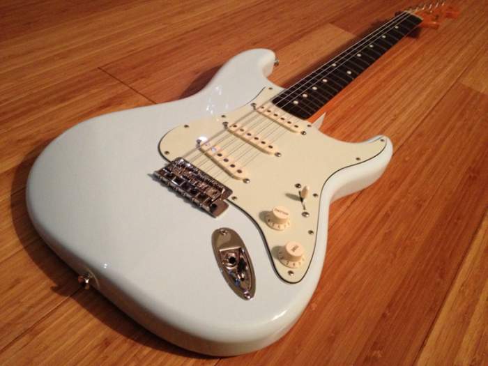 strat2knobs.jpg