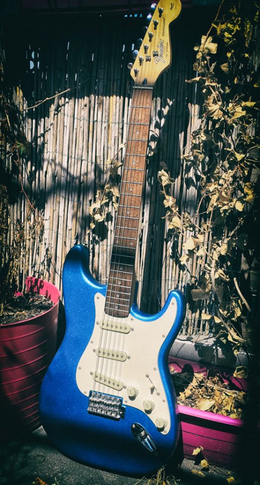 STRAT_Blue_02.jpg