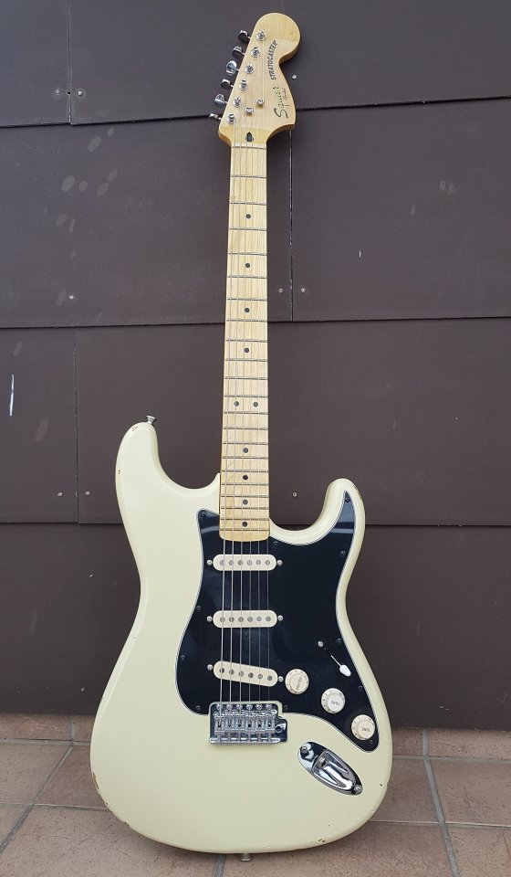 Stratocaster Esche 01_K.jpg
