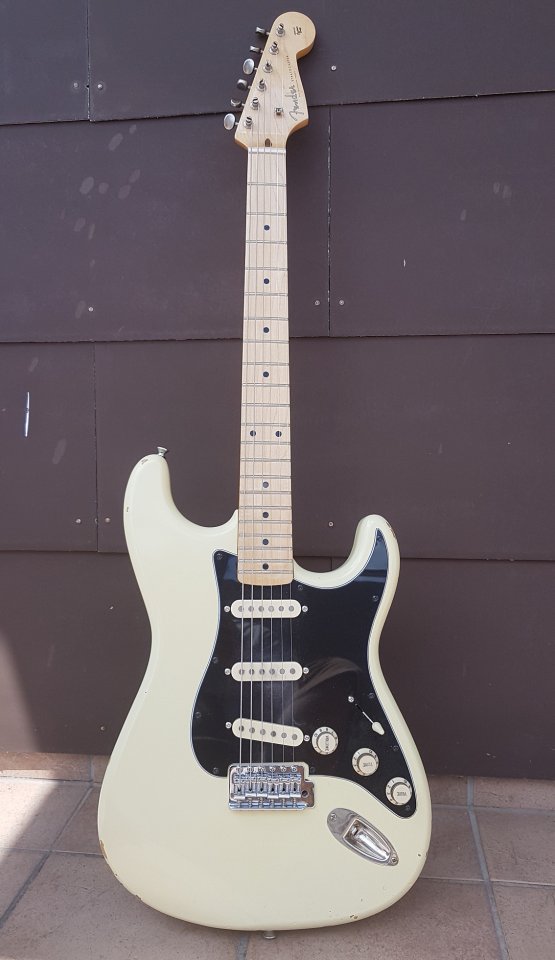 Stratocaster Esche 02_K.jpg