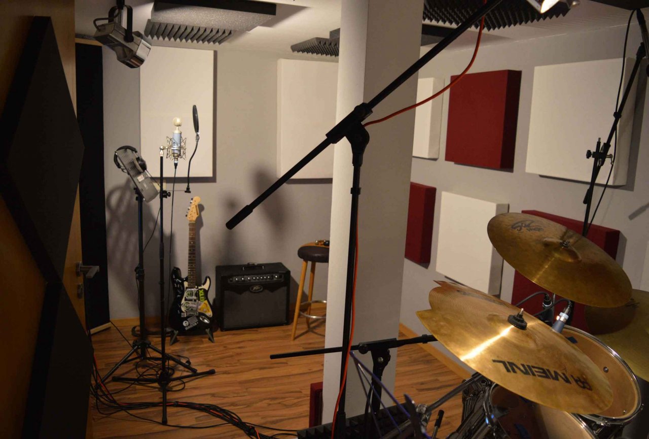 Studio-3-Aufnahmeraum-hinte schlecht.jpg