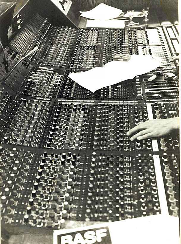 Studio-Oldie_04.jpg