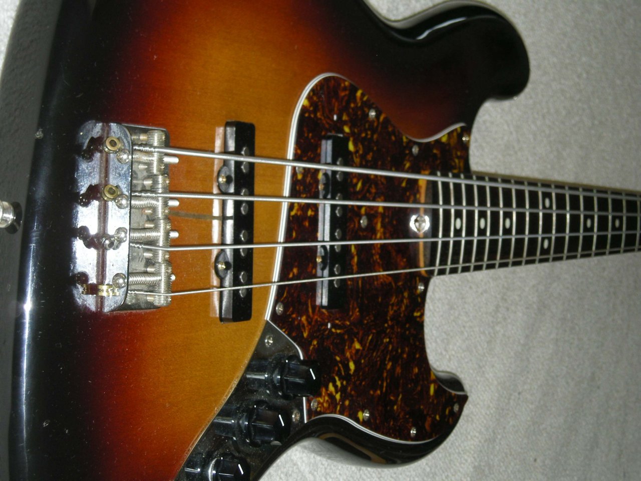Sunburst Saitenspreizung.JPG
