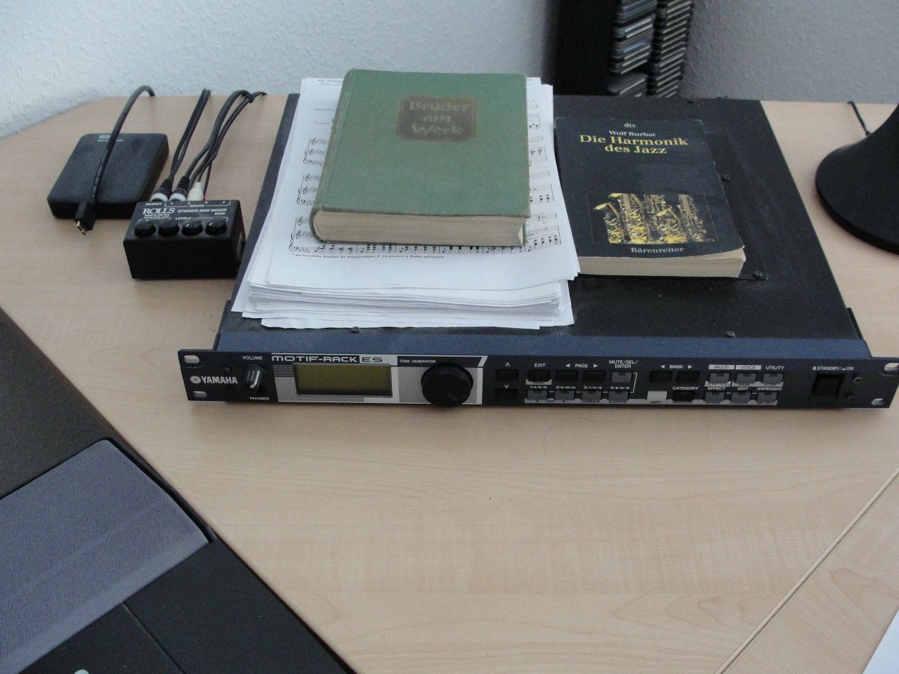 Synthesizer und Mixer.jpg