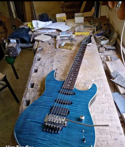Tandler HSS Superstrat -3.png