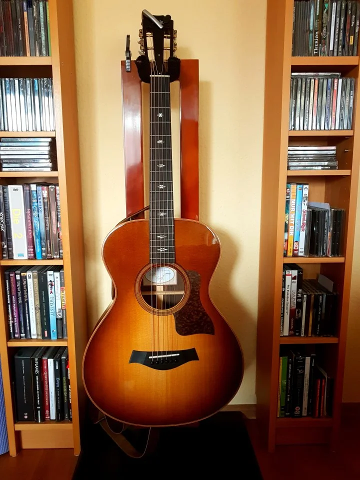 Taylor 712e 12-fret_1.jpg