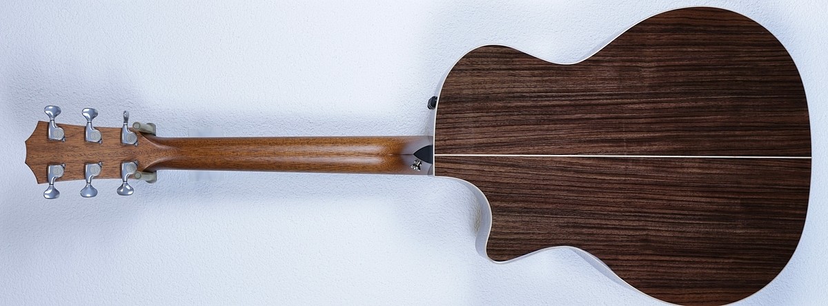 Taylor_814ce_DLX_2018_R.jpg