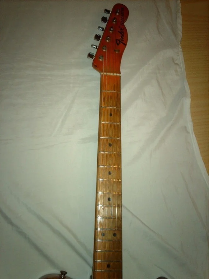 Tele Neck.webp