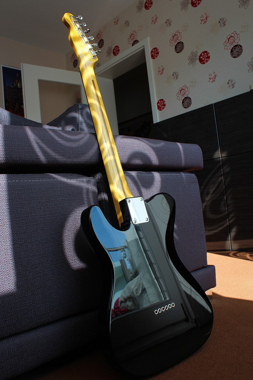 Tele_back_MB.jpg