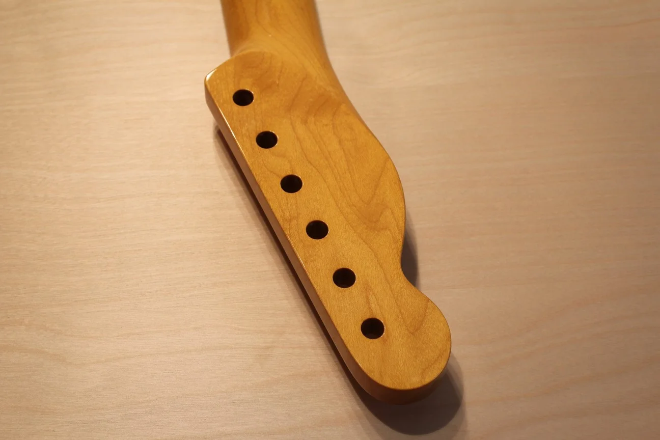 Tele_Hals_Kopfplatte_Rueckseite_MB.webp