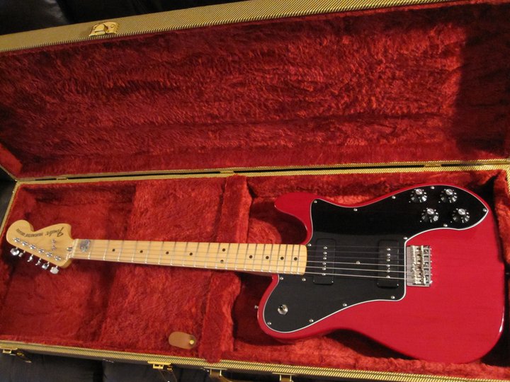 Telecaster_Deluxe_Black_Dove.jpg