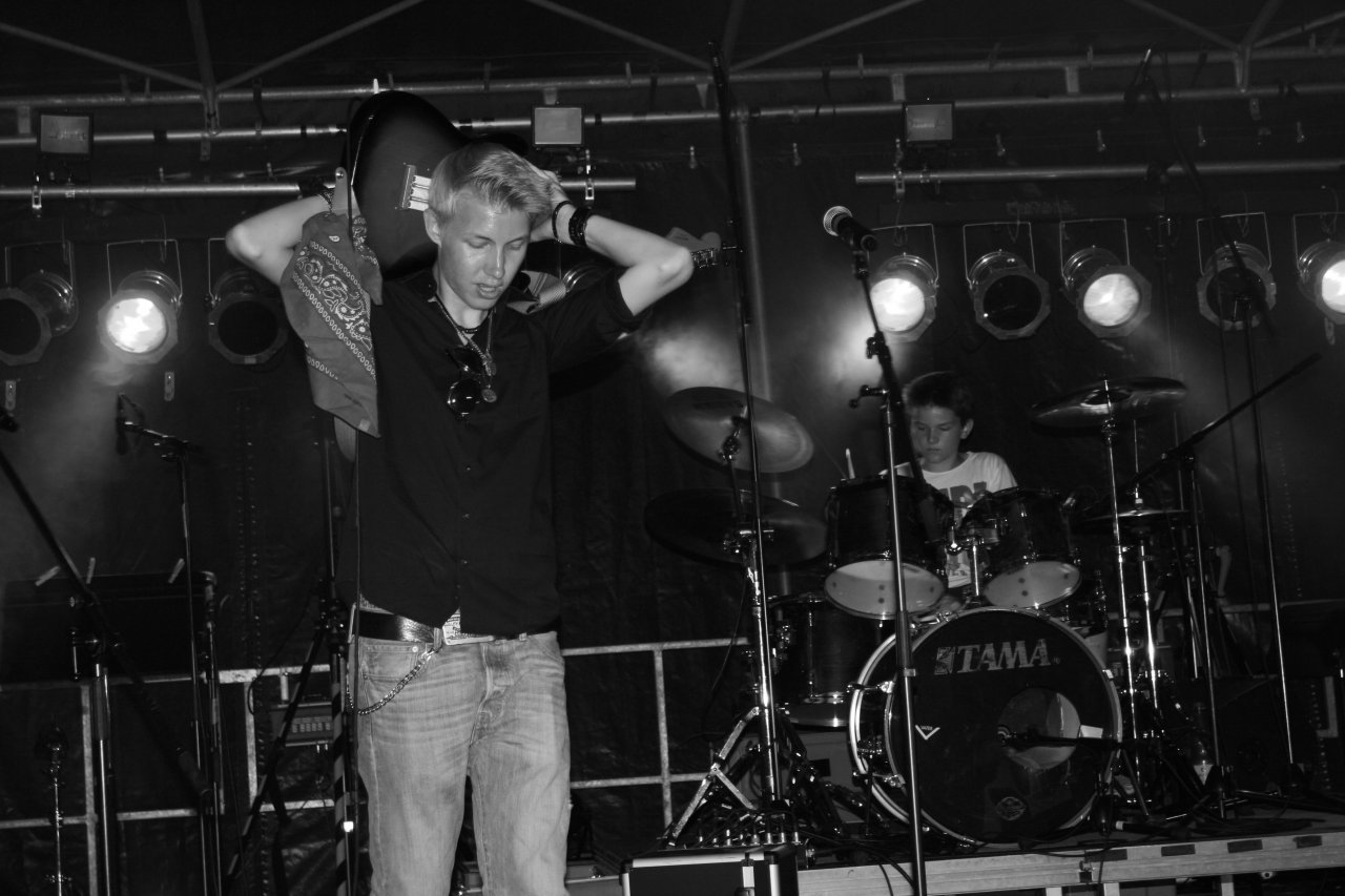 tim_krogull_live_2_bw.JPG