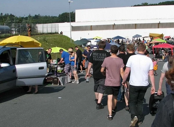 tn_Thomann Flohmarkt 2015 014x.webp