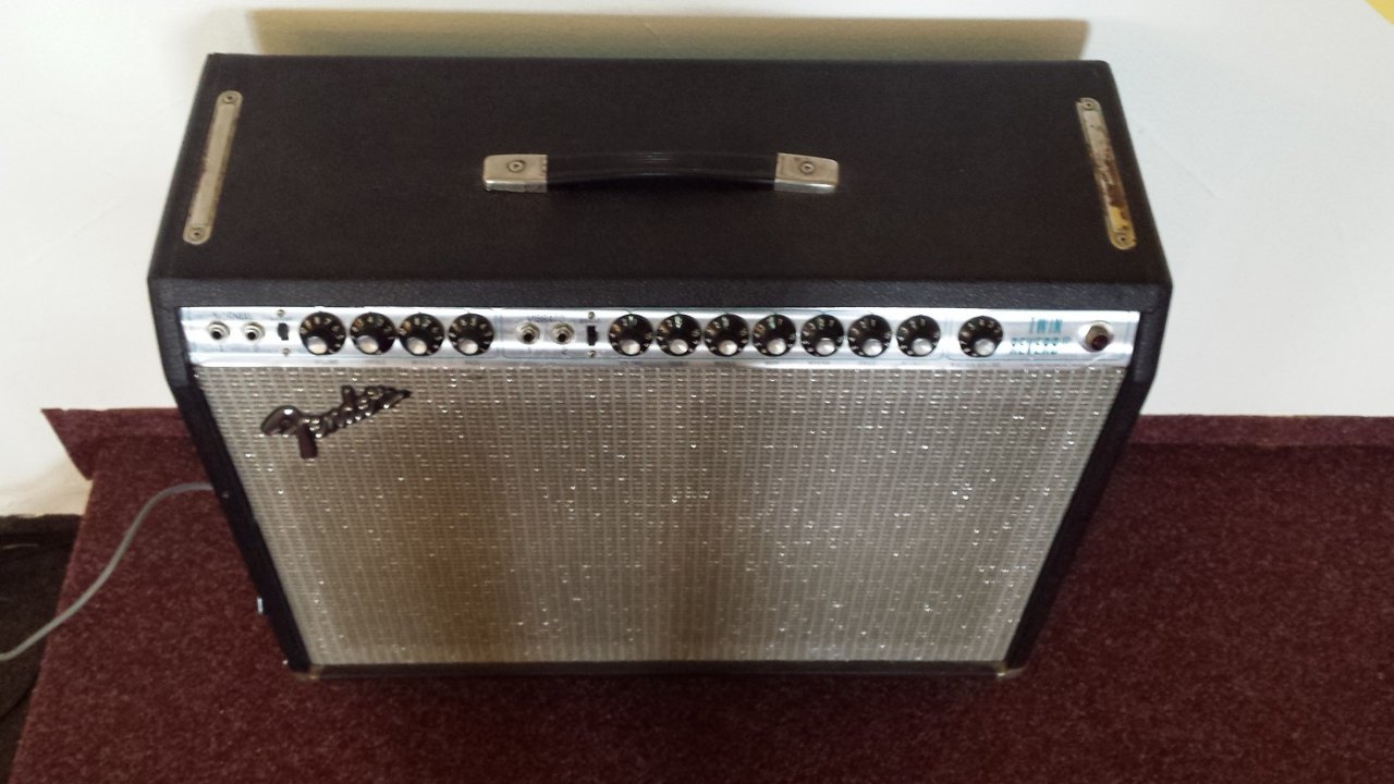 Twin Reverb (3).jpg