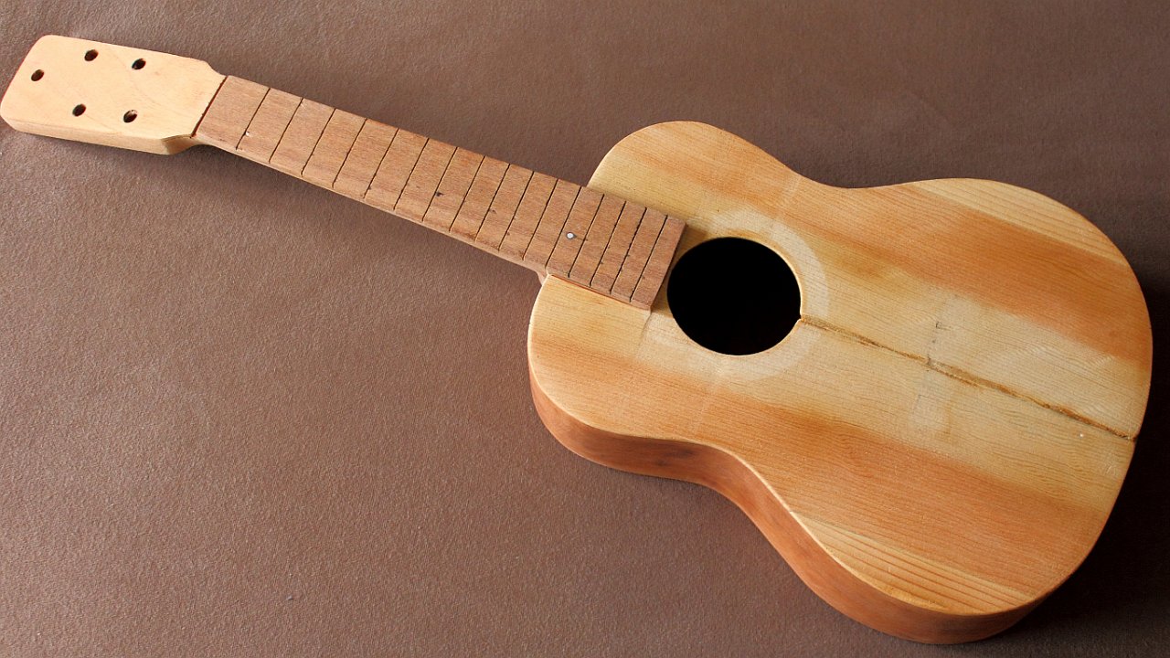 Ukulele Geschliffen_webgröße.jpg