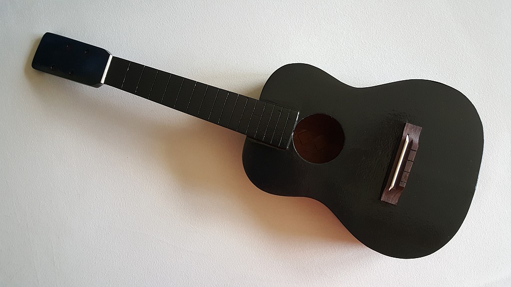 Ukulele Lackiert_web.jpg