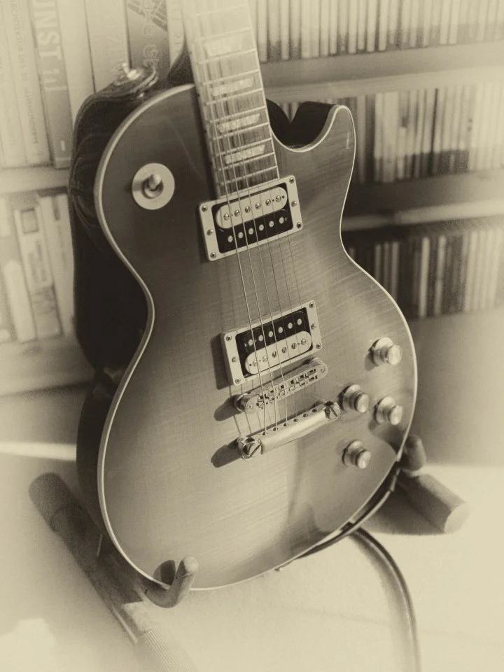 vintage gitarre.jpg