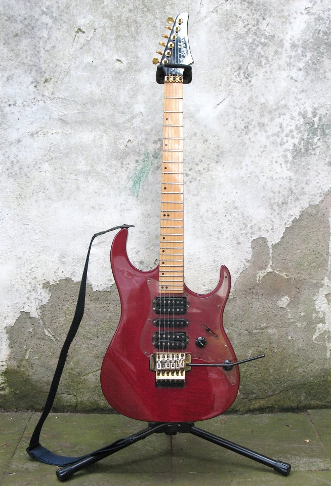 Washburn MG 74 Mercury Series 1992.jpg