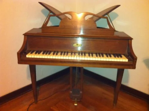wurlitzer baby grand.jpg