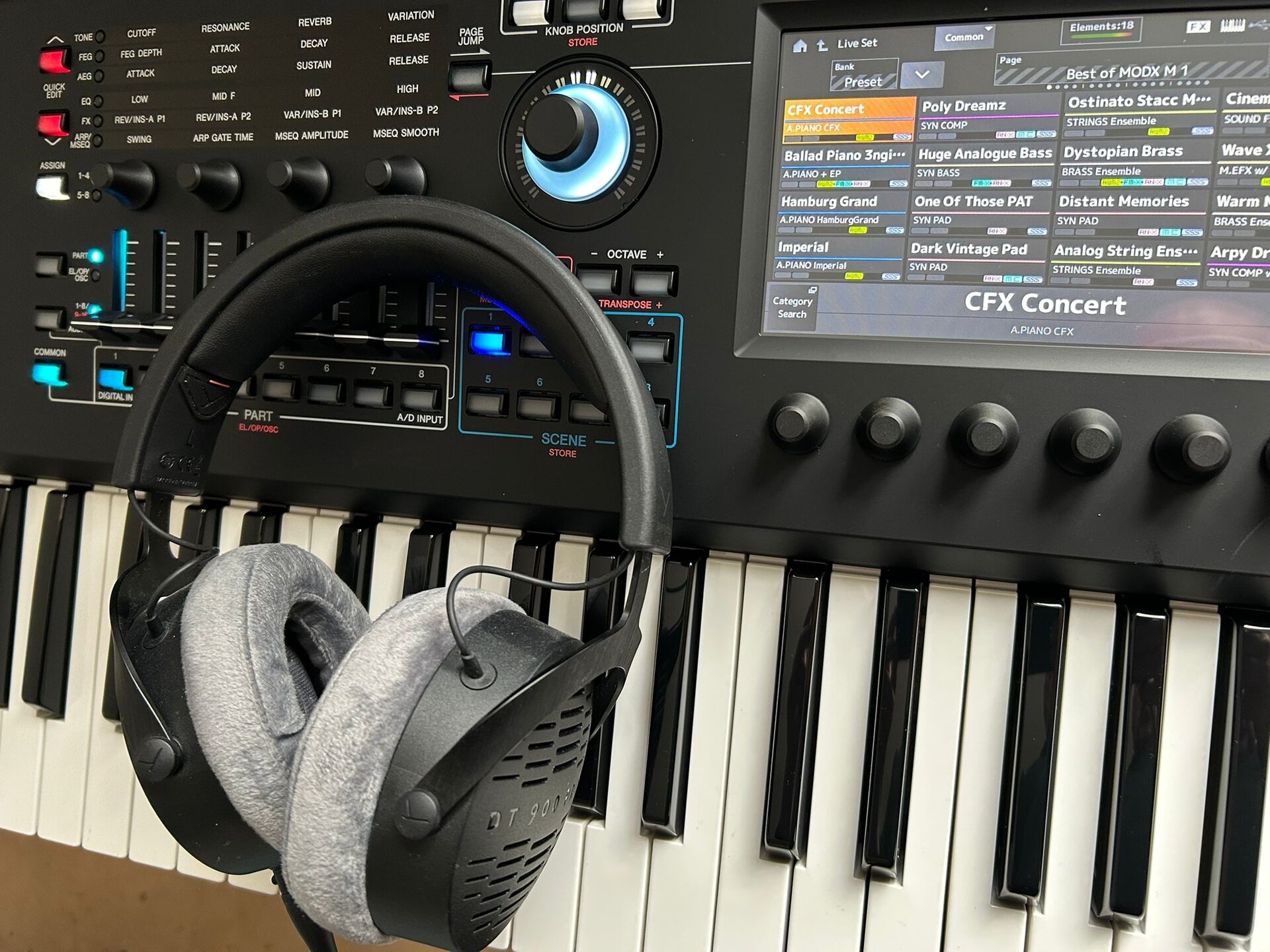 Yamaha MODX M7 1.jpg