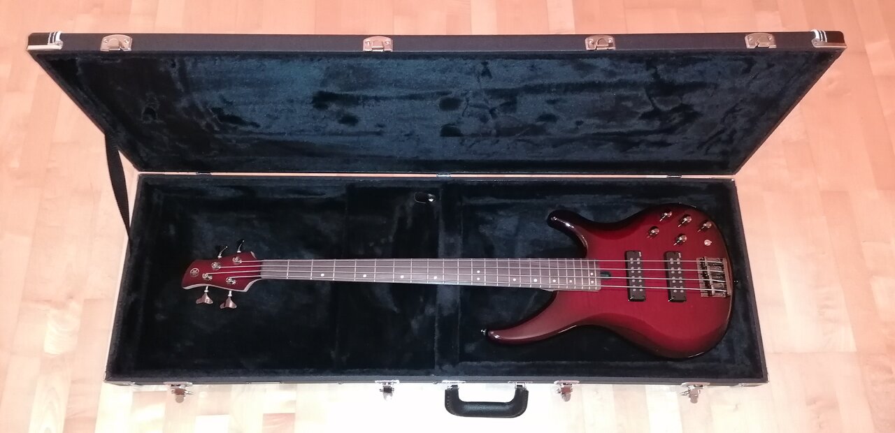 z Yamaha TRBX604FM DRB.jpg