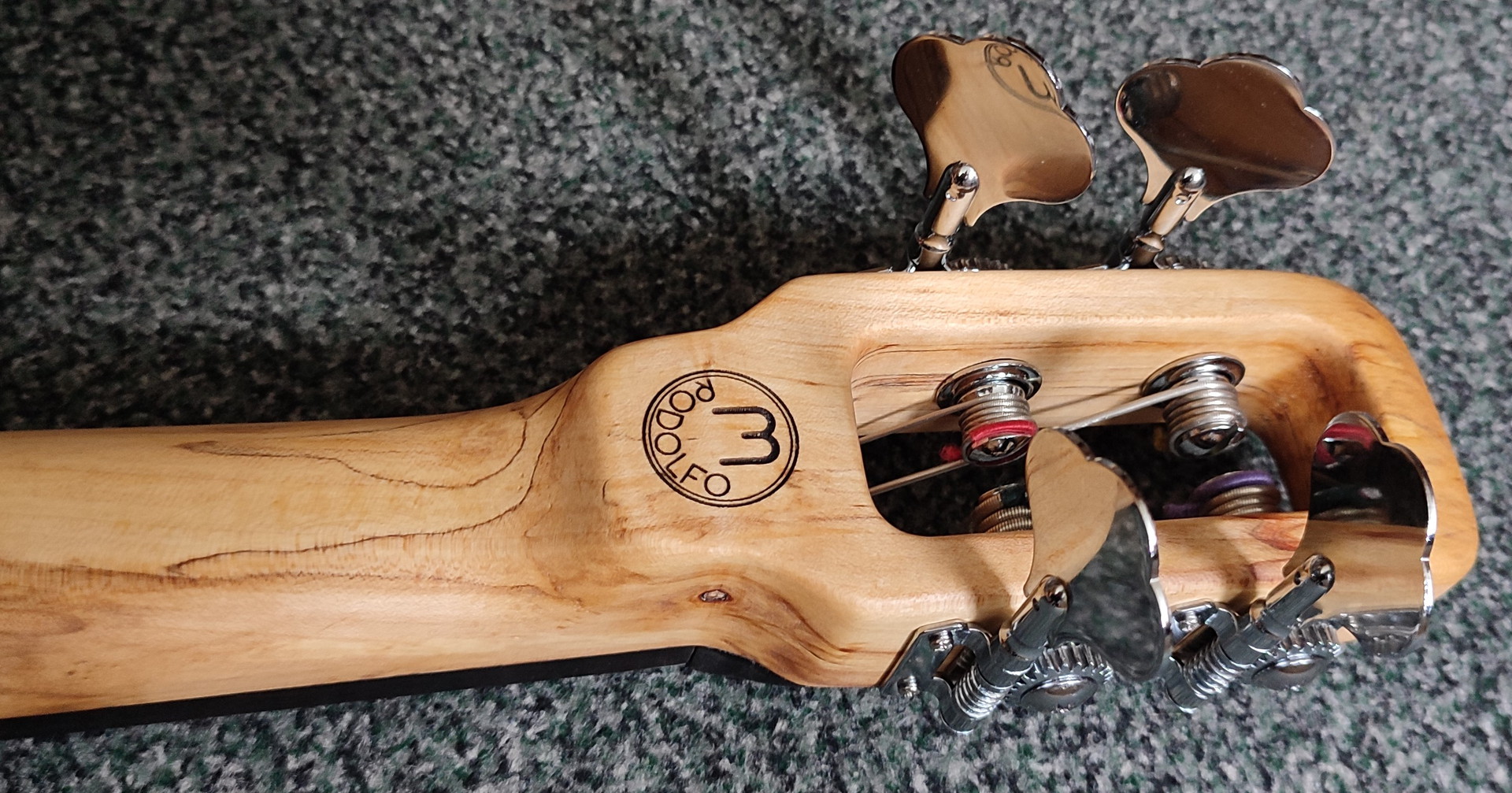 Zweiter E-Kontrabass 15.jpg