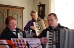 Musik in staendig wechselnden Gruppen.jpg