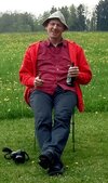 Ein Hut ein Bier ein LÃ¶wenzahn .jpg