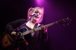 Adele-Epiphone-El-Capitan-bass.jpg