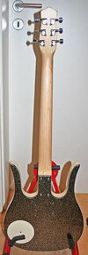 Danelectro Guitarlin 02.jpg
