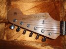 Headstock Front klein.jpg