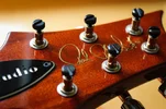 PRS_Studio_Headstock_Makro_verkleinert.webp
