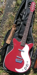 Danelectro DC 59 commie red korea 1999-2001.webp