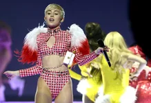Sennheiser_Miley Cyrus (2).webp