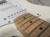 Strat8.webp