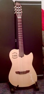Godin Multiac Nylon Duett.webp
