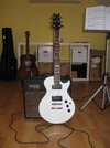 Ibanez_120WH_und_Vox.JPG