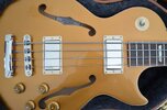 - ES Les Paul Bass