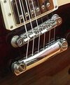 180px-Les_paul_tune-o-matic_stopbar.jpg