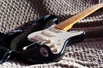 Fender-Stratocaster-EJ-30.jpg