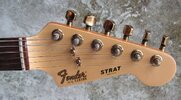 Fender The Strat AW 1982 head.jpg