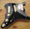 Strat Pickguard mit Vintage Noiseless Single Coils und Elektronik