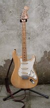 HHW Artist Custom Stratocaster 70s (Dyna Gakki ca 1976).jpg