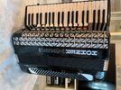 Hohner Atlantic IV S De Luxe Vox 5P Midi2.jpeg